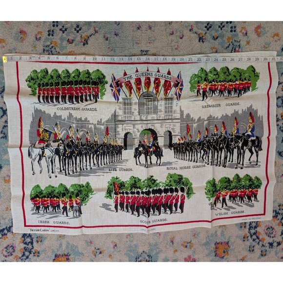 Vintage Mid Century Irish Cabins Linen Souvenir Tea Towel -‎ The Queens Guards - Picture 6 of 7